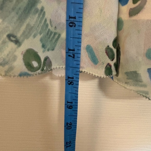 Wilfred Pleated Chiffon Skirt XS – Floral Watercolor Print Cream Aritzia Skirt - Picture 4 of 7